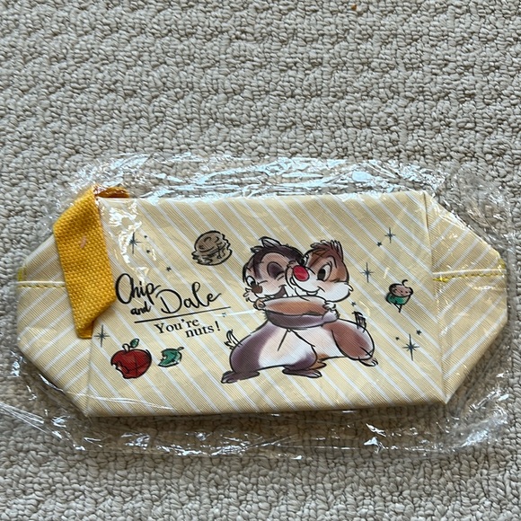 NWT - Disney Chip and Dale make-up case. - Picture 1 of 6